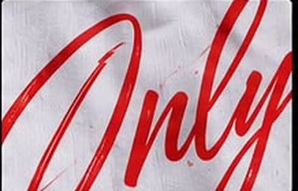Acercamiento de Juicio: «Only» en caligrafía roja