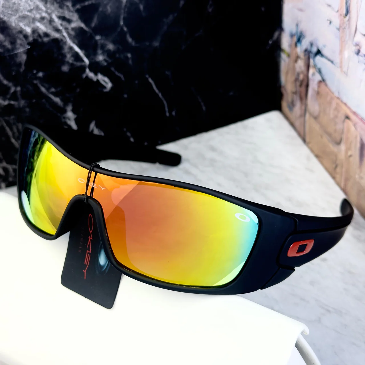 Oakley OM04