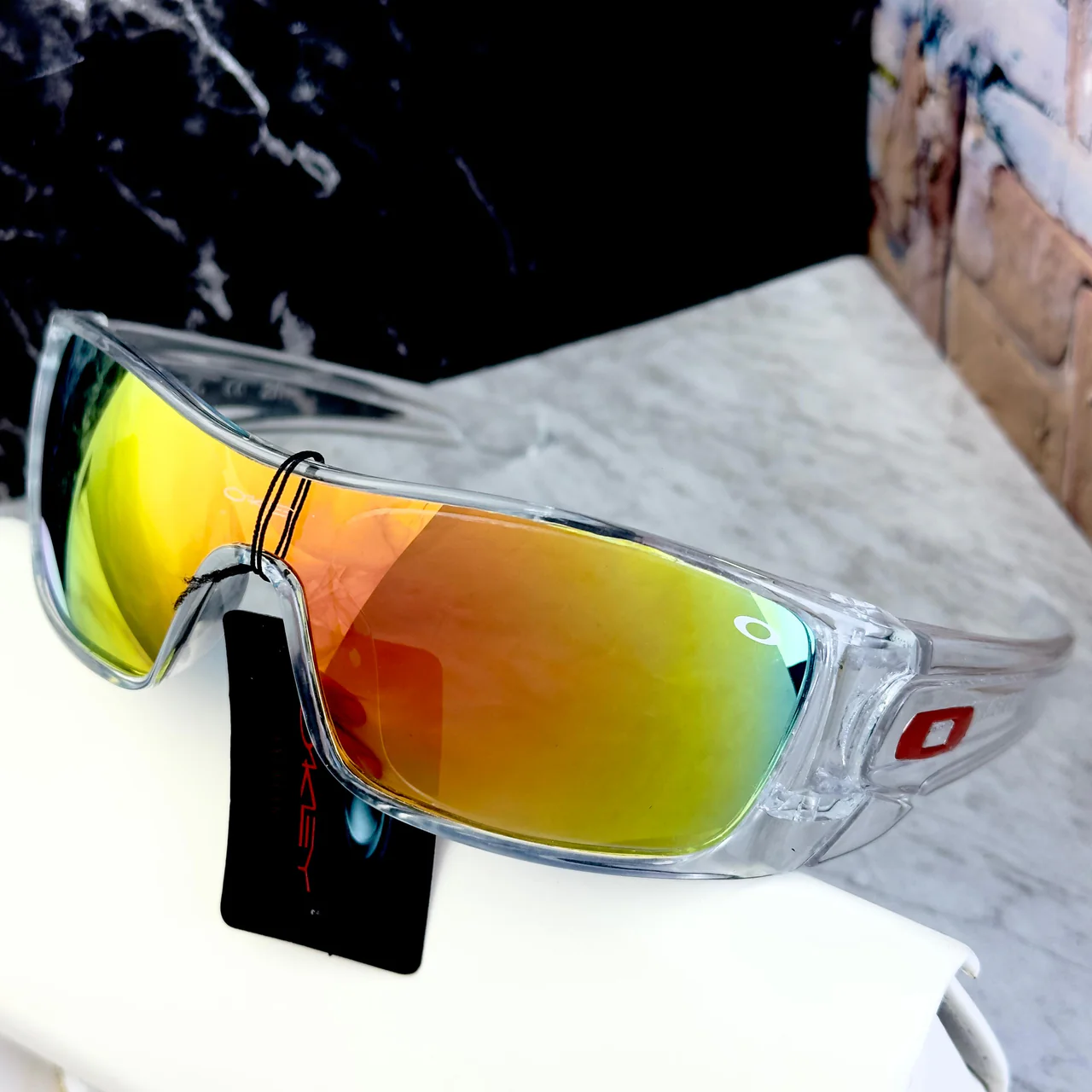 Oakley OM05