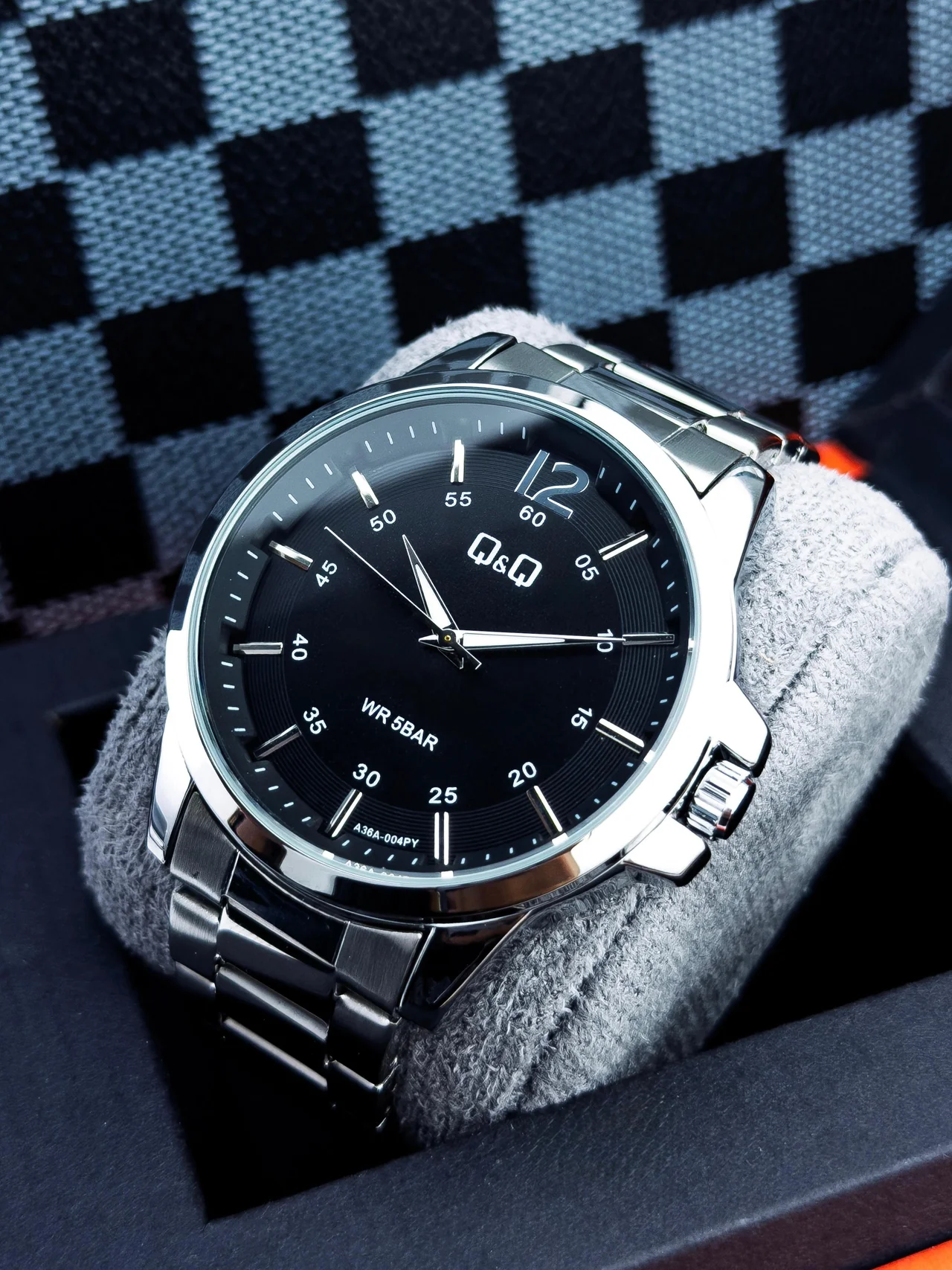 Q&Q - WR54